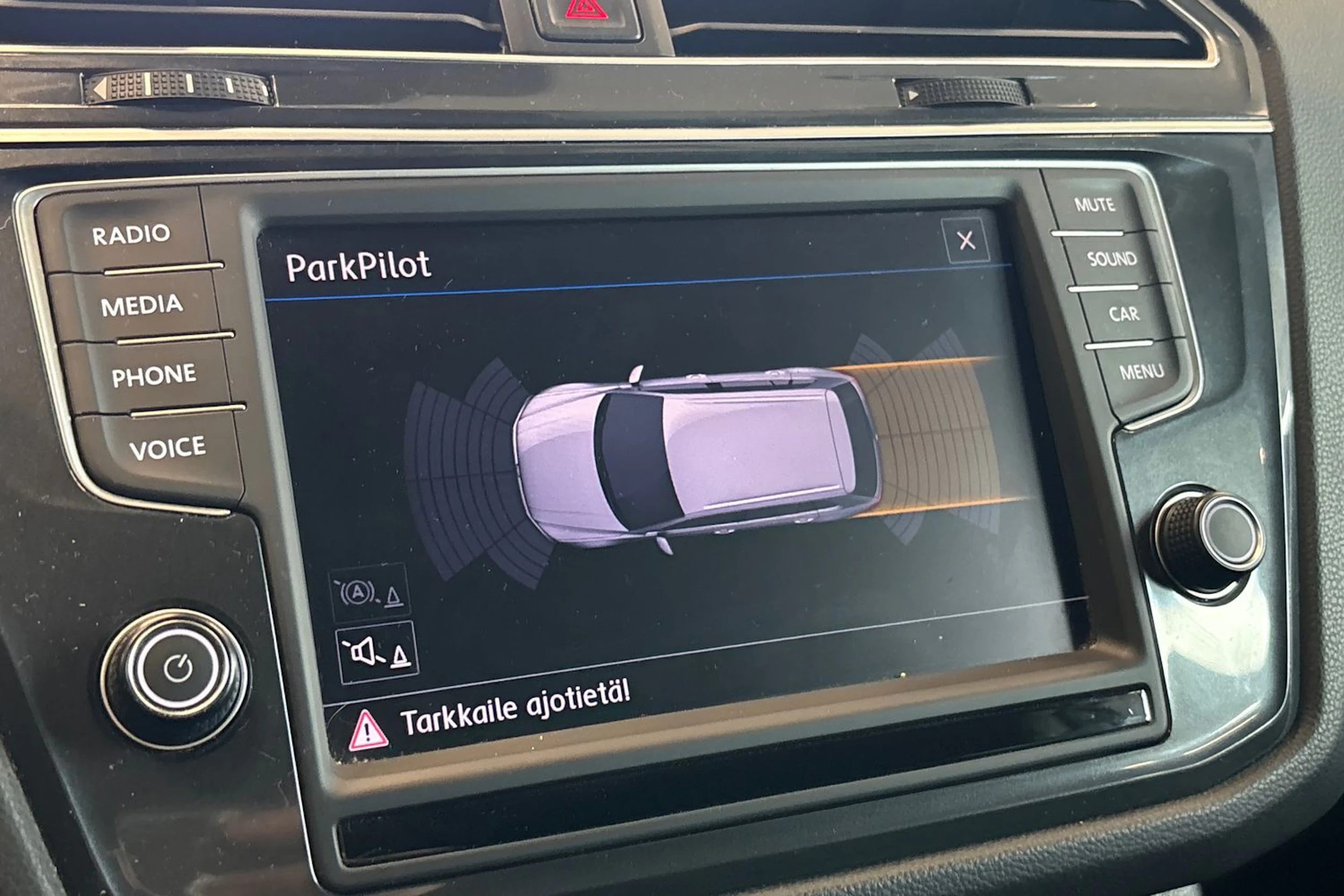 valkoinen Volkswagen Tiguan 2017 kuva 34.