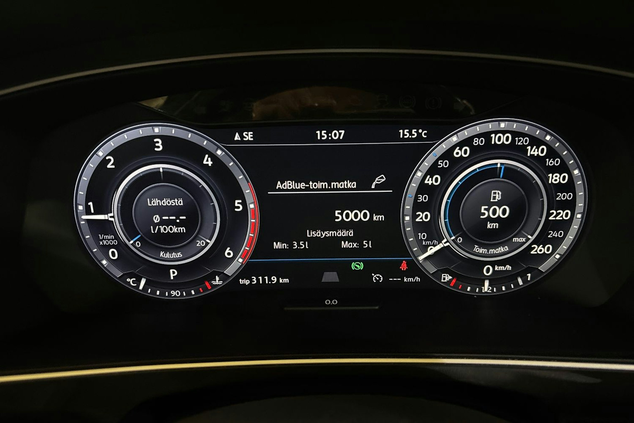 Sininen Volkswagen Tiguan 2017 kuva 11.