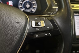 Sininen Volkswagen Tiguan 2017 kuva 15.