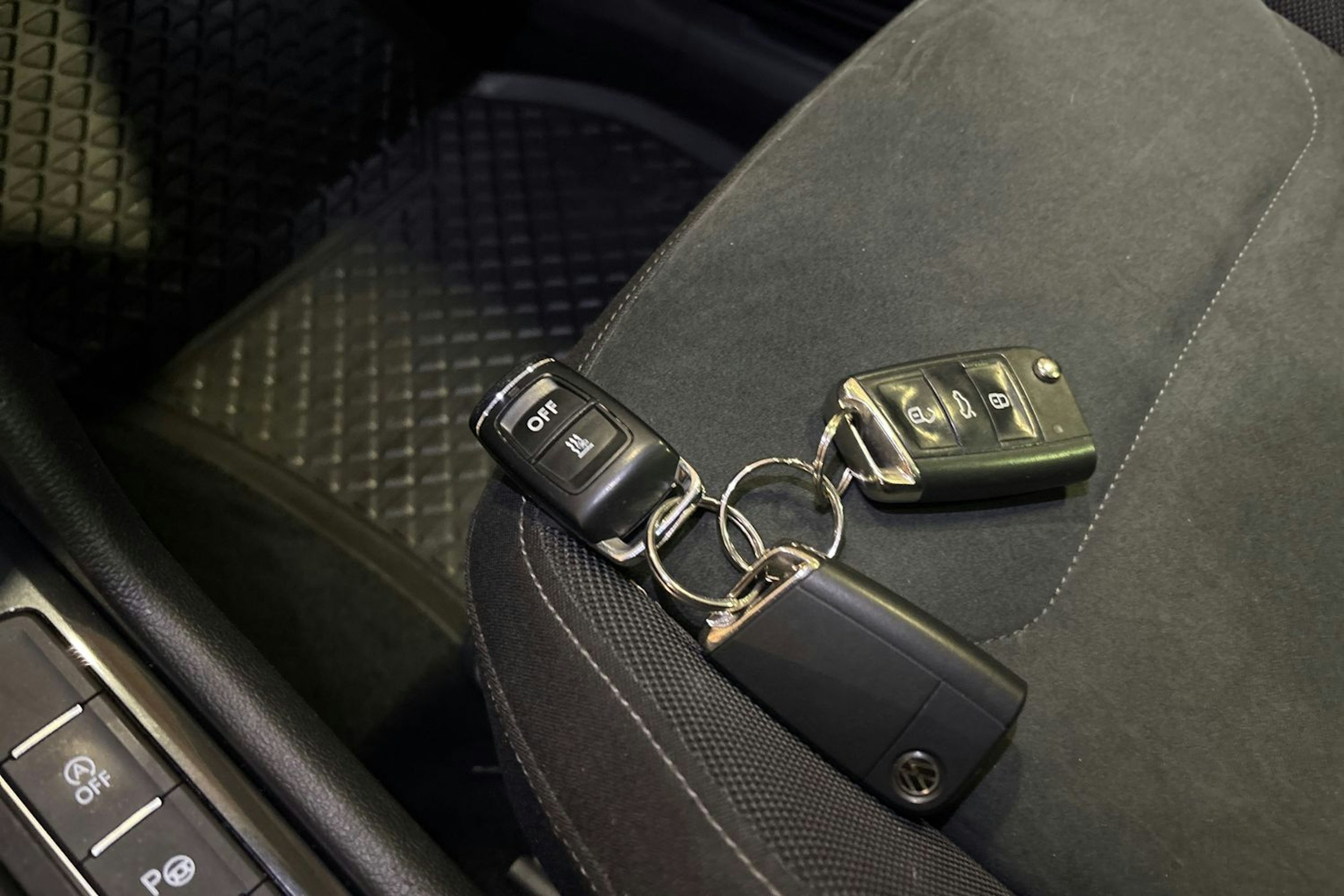 Sininen Volkswagen Tiguan 2017 kuva 16.