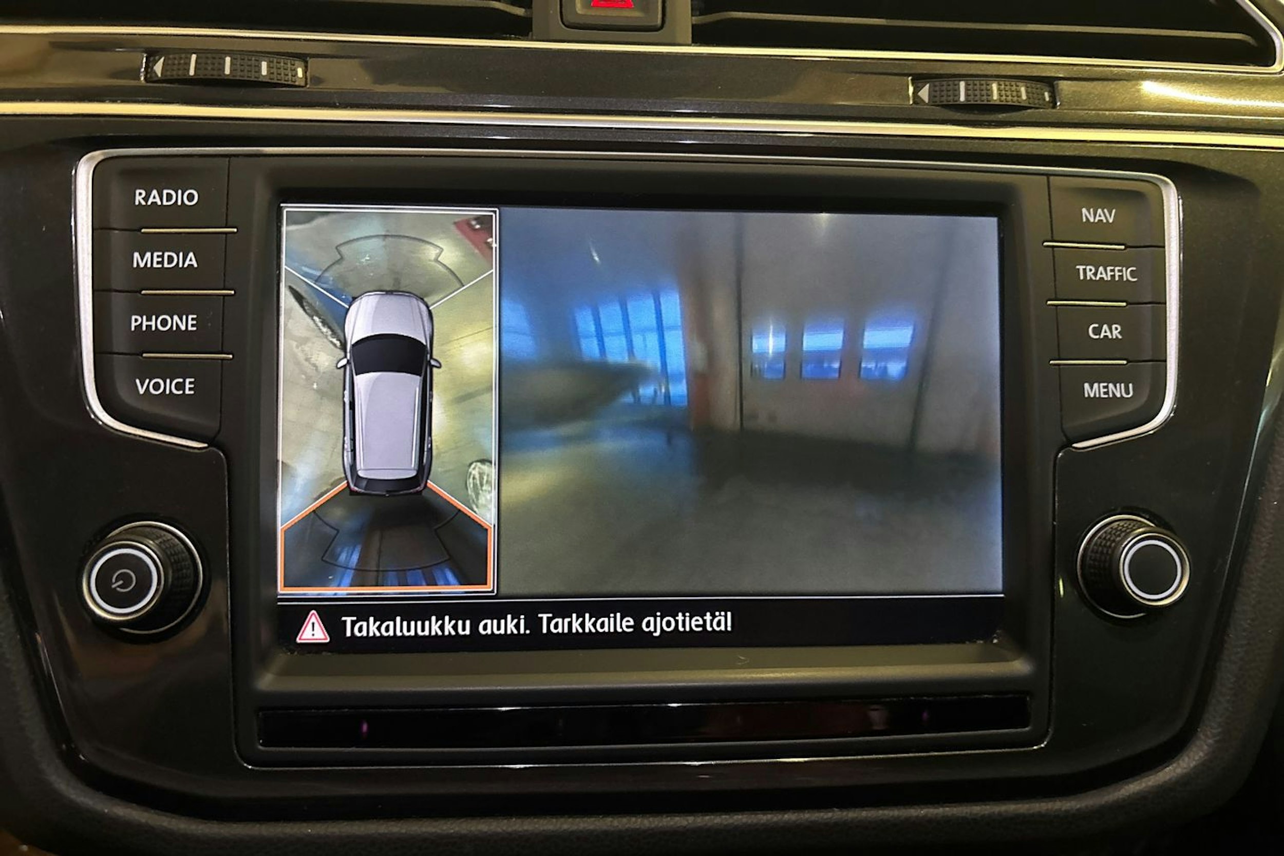 Sininen Volkswagen Tiguan 2017 kuva 17.