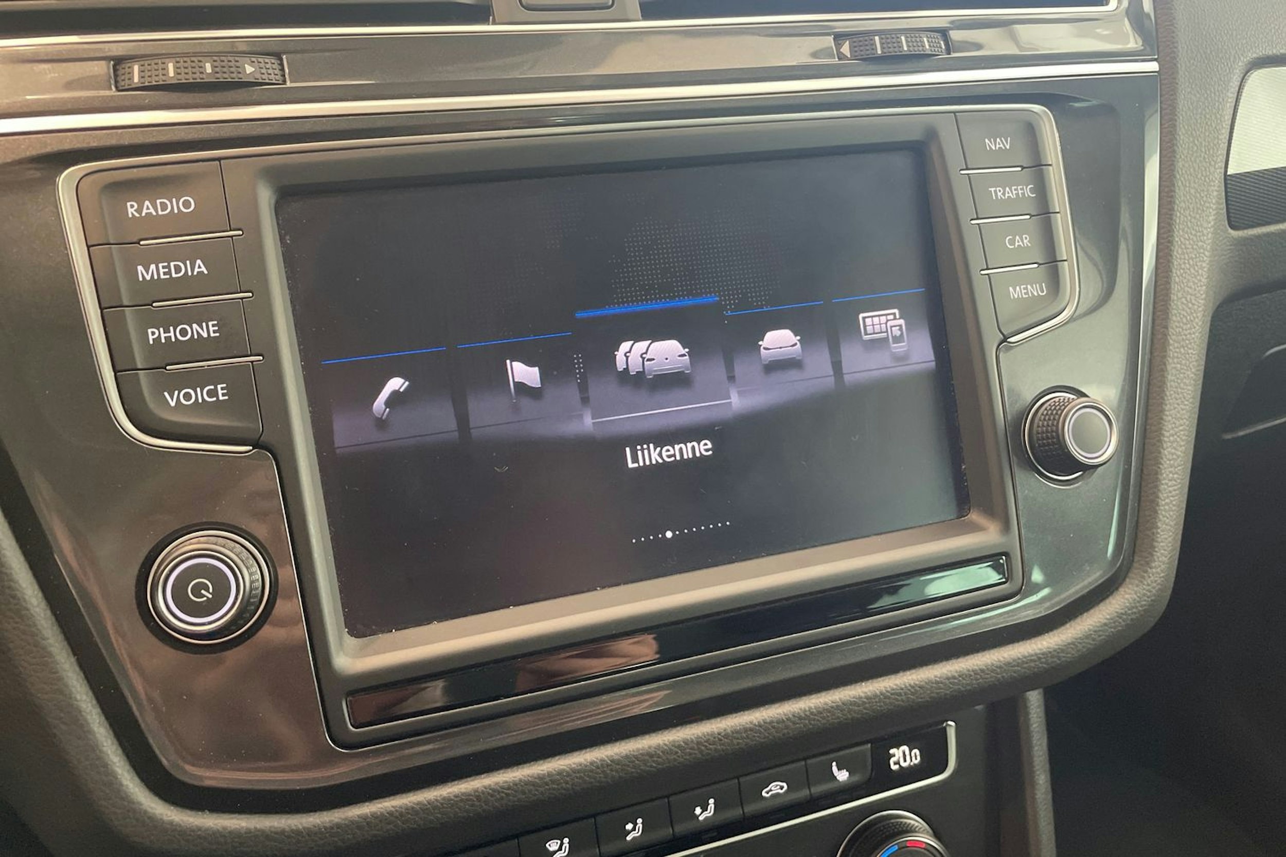 Ruskea (beige) Volkswagen Tiguan 2017 kuva 20.