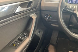 Ruskea (beige) Volkswagen Tiguan 2017 kuva 23.