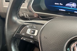 Ruskea (beige) Volkswagen Tiguan 2017 kuva 24.