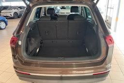 Ruskea (beige) Volkswagen Tiguan 2017 kuva 26.