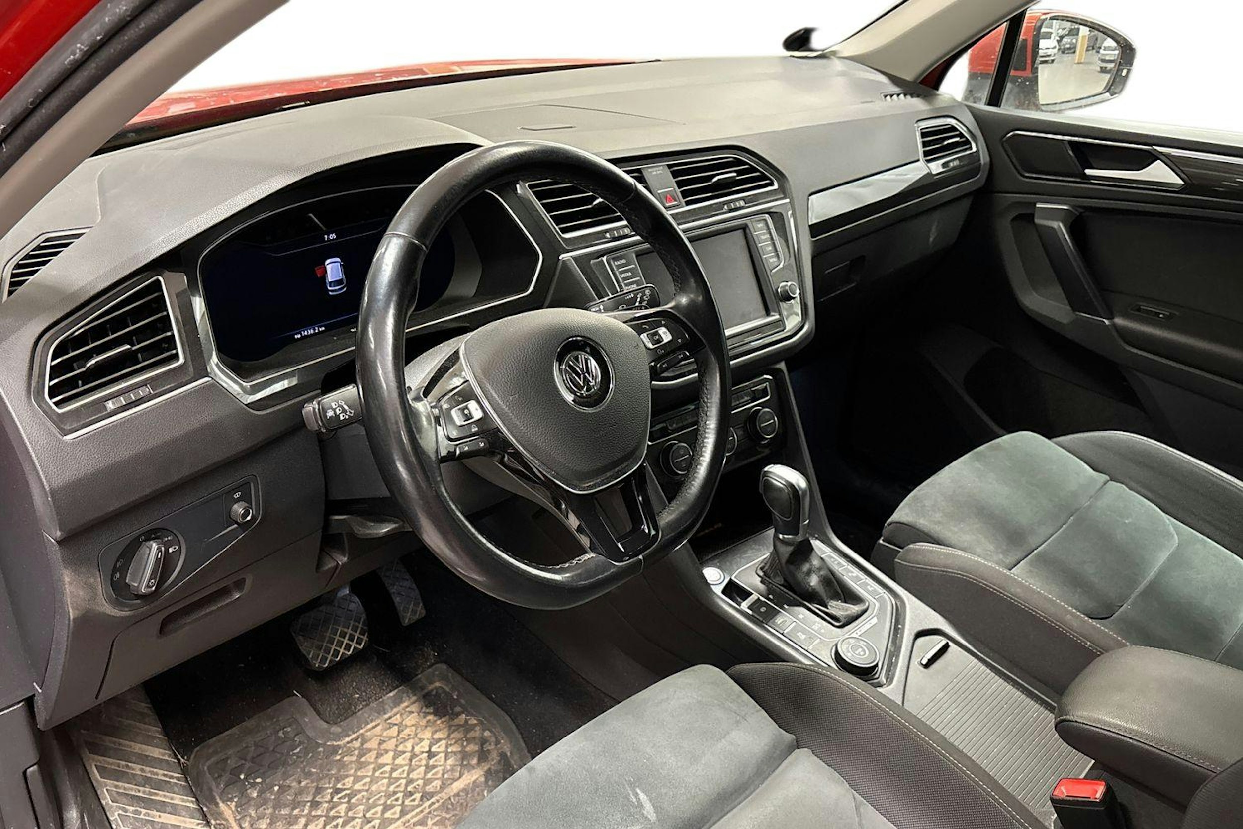 met. oranssi Volkswagen Tiguan 2017 kuva 3.