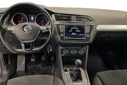 Ruskea (beige) Volkswagen Tiguan 2017 kuva 9.