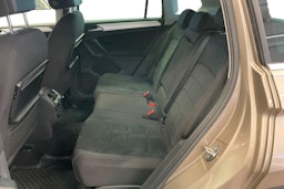 Ruskea (beige) Volkswagen Tiguan 2017 kuva 10.