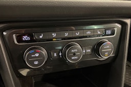 Ruskea (beige) Volkswagen Tiguan 2017 kuva 20.