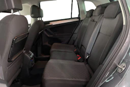 harmaa Volkswagen Tiguan 2017 kuva 8.