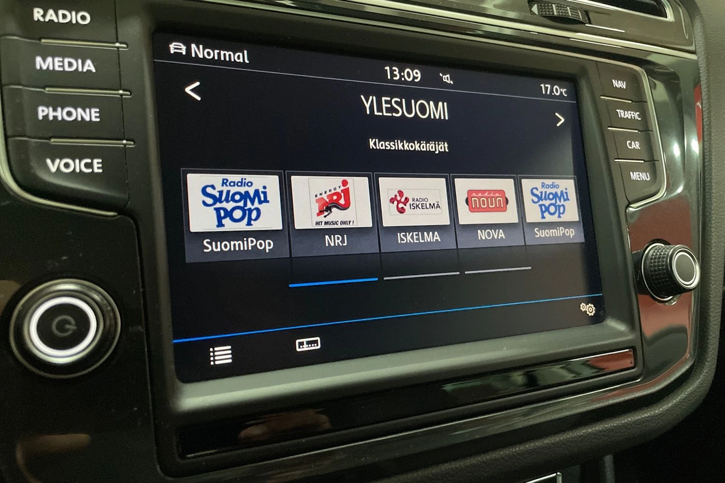 harmaa Volkswagen Tiguan 2017 kuva 11.