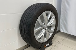 Valkoinen Volkswagen Tiguan 2017 kuva 14.