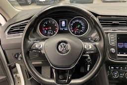 Valkoinen Volkswagen Tiguan 2017 kuva 16.