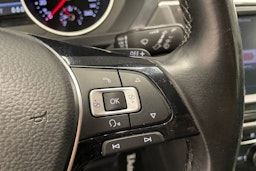 Valkoinen Volkswagen Tiguan 2017 kuva 18.