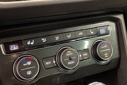 Valkoinen Volkswagen Tiguan 2017 kuva 20.