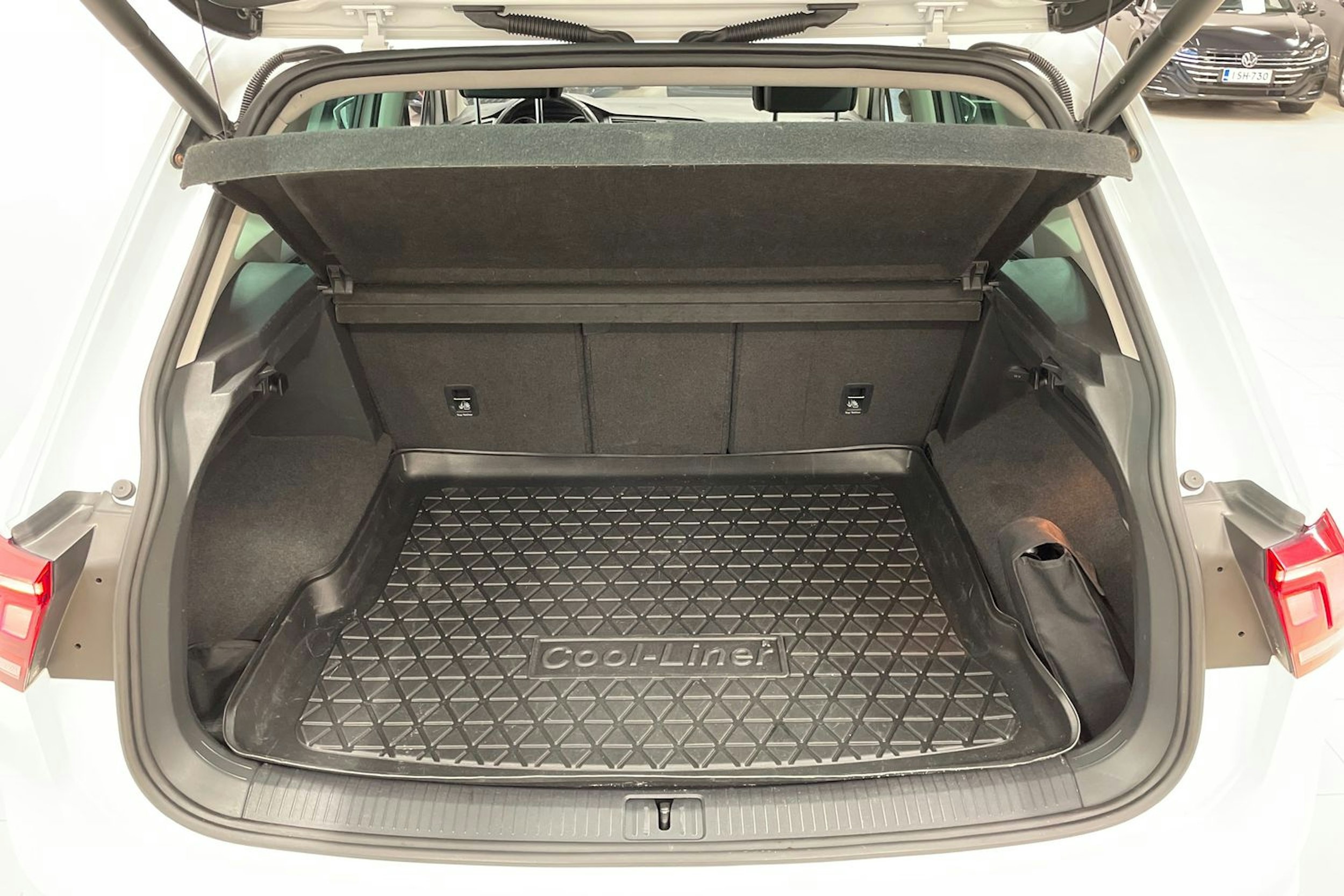 Valkoinen Volkswagen Tiguan 2017 kuva 24.