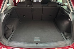 punainen Volkswagen Tiguan 2017 kuva 14.