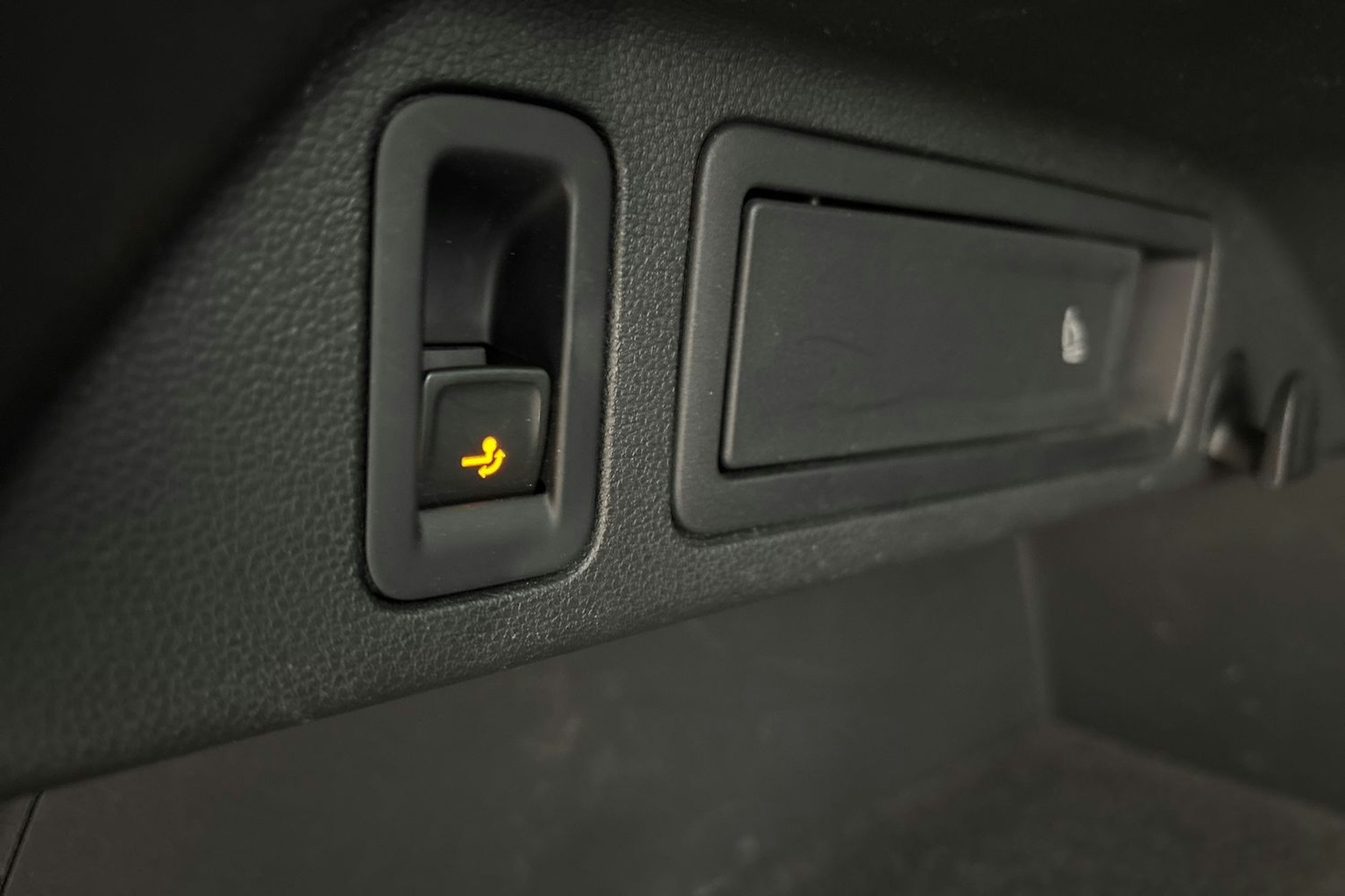 punainen Volkswagen Tiguan 2017 kuva 16.