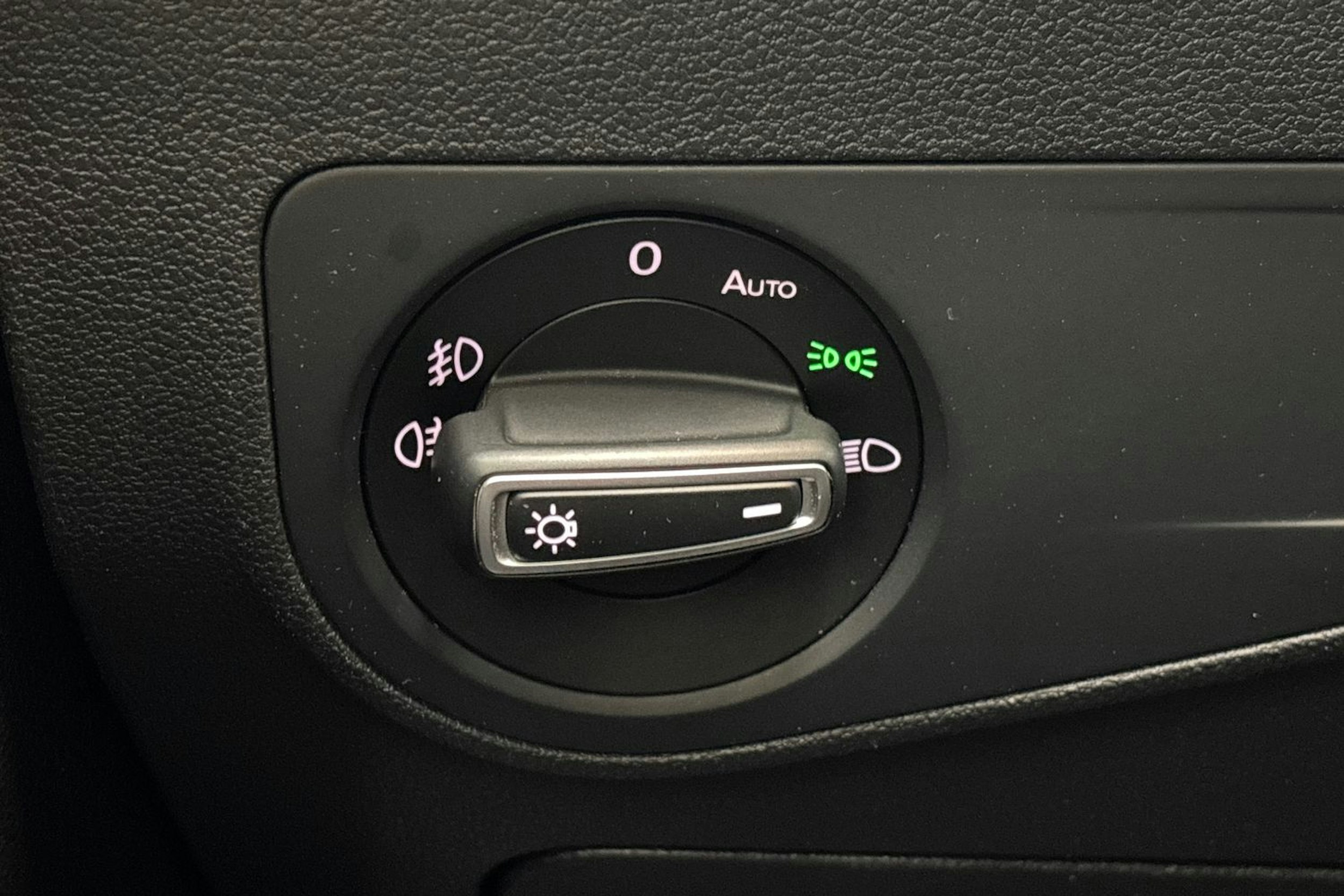 punainen Volkswagen Tiguan 2017 kuva 19.