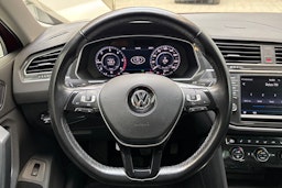 punainen Volkswagen Tiguan 2017 kuva 20.