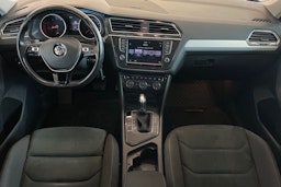 punainen Volkswagen Tiguan 2017 kuva 9.