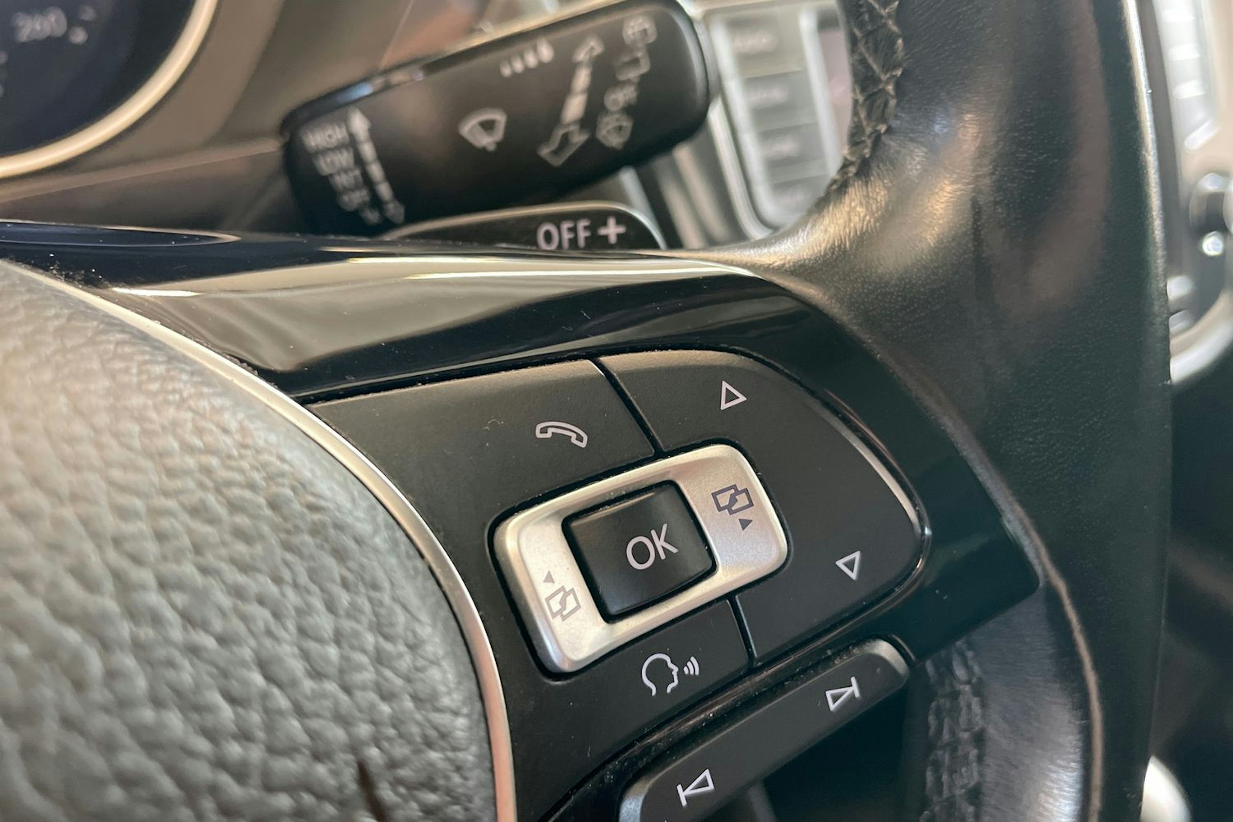 punainen Volkswagen Tiguan 2017 kuva 18.
