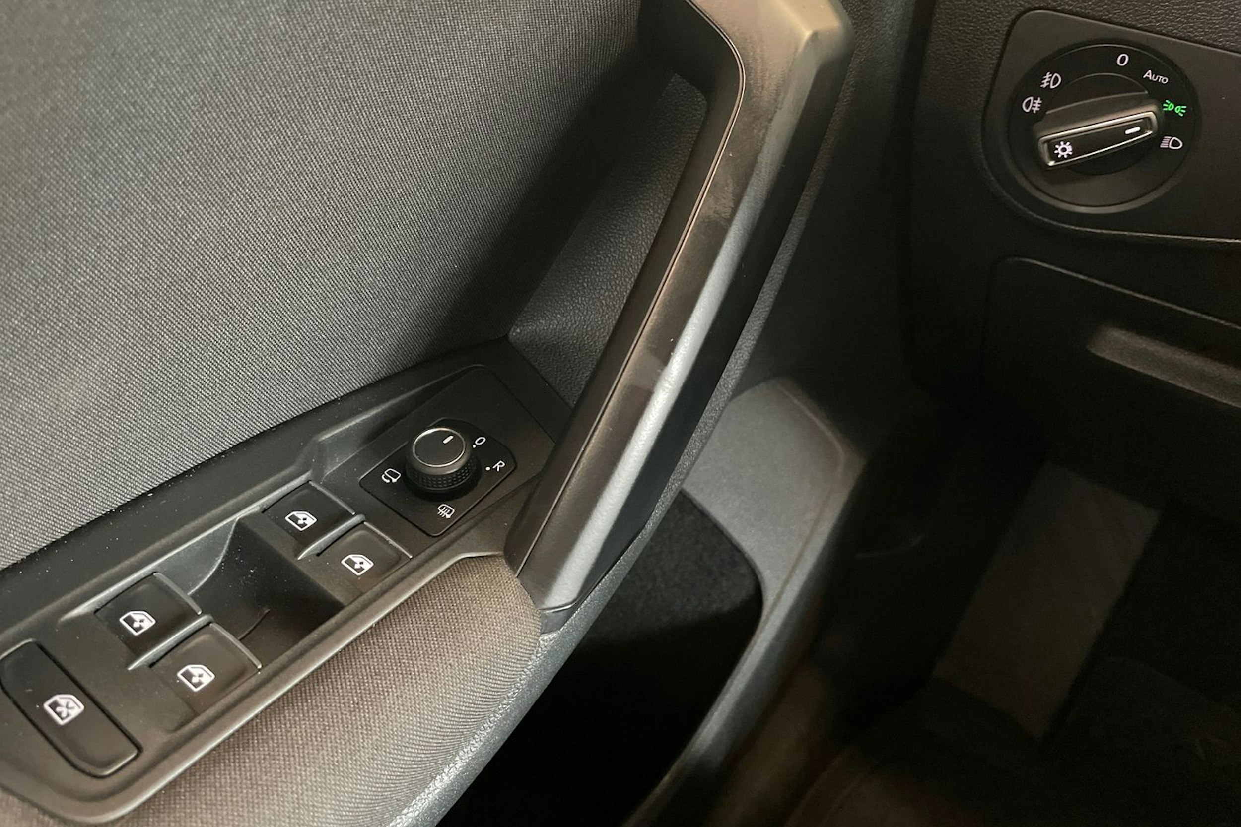 punainen Volkswagen Tiguan 2017 kuva 19.