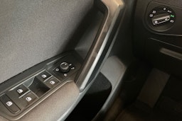 punainen Volkswagen Tiguan 2017 kuva 19.
