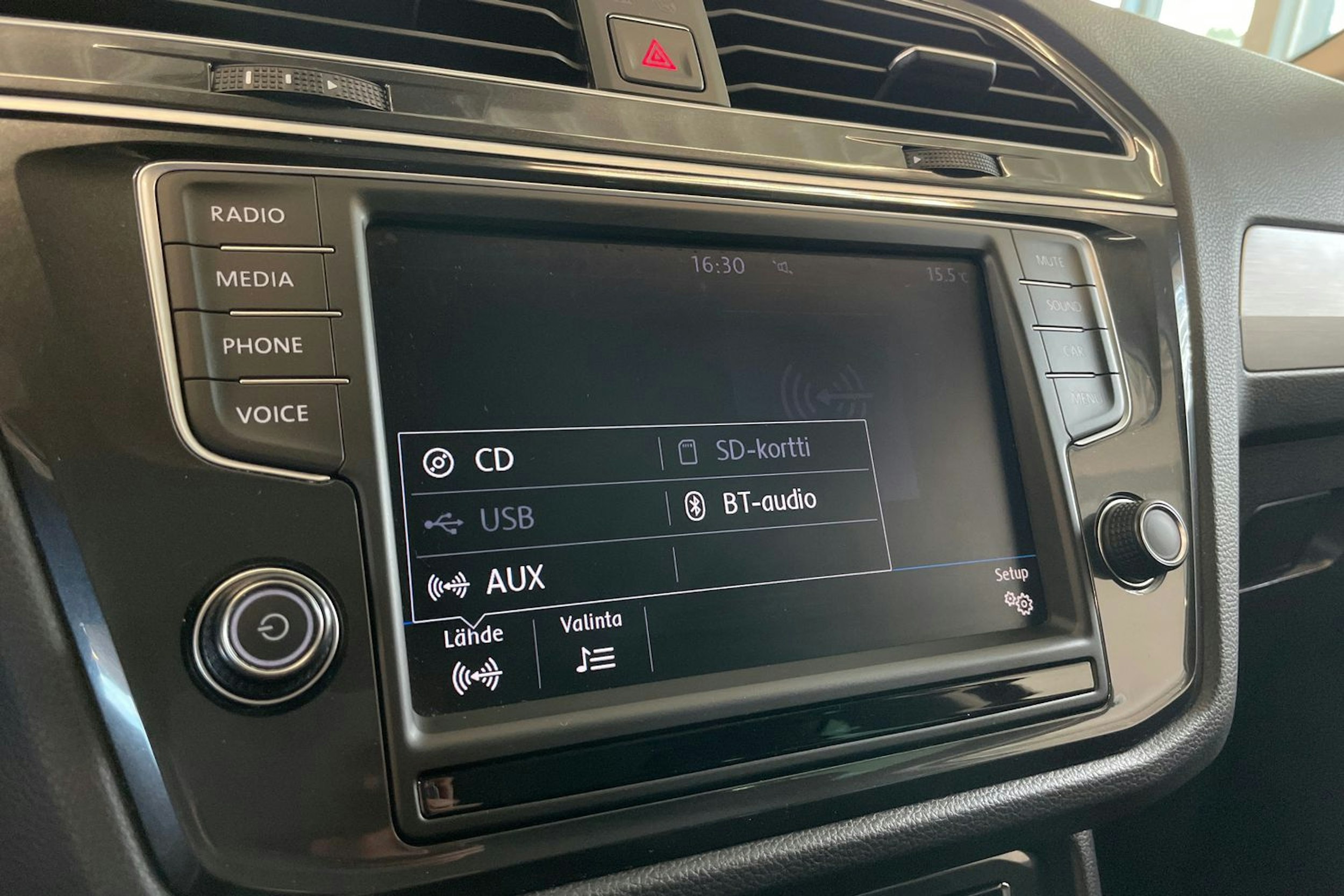 punainen Volkswagen Tiguan 2017 kuva 23.