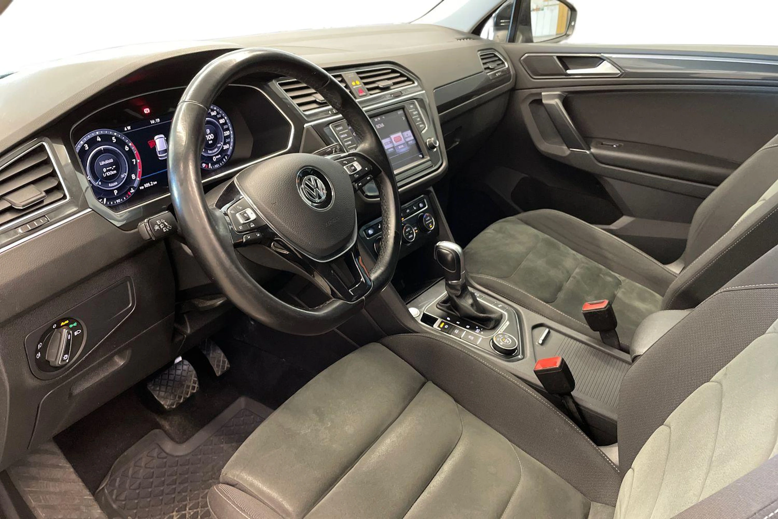 met. musta Volkswagen Tiguan 2017 kuva 8.