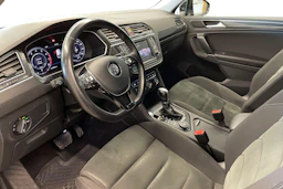 met. musta Volkswagen Tiguan 2017 kuva 8.