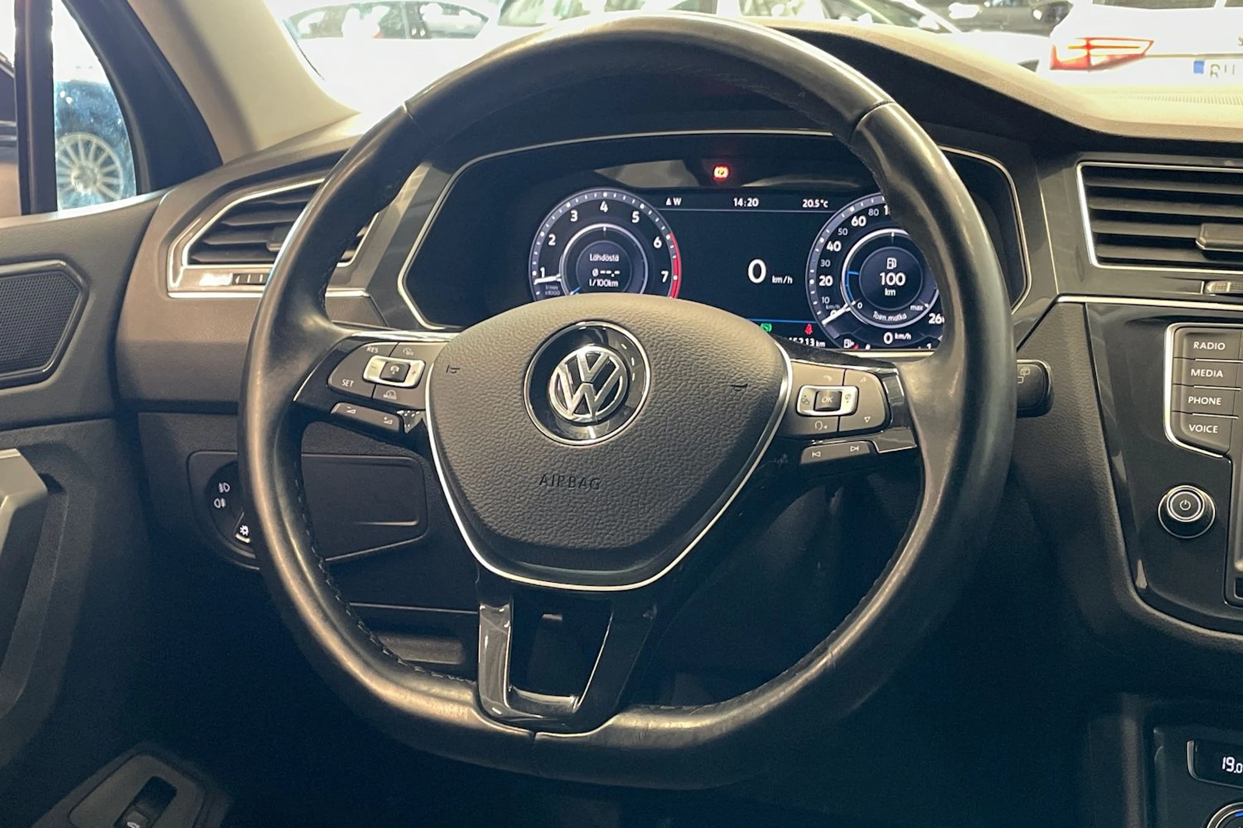 met. musta Volkswagen Tiguan 2017 kuva 17.