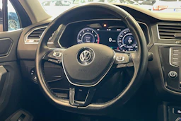 met. musta Volkswagen Tiguan 2017 kuva 17.