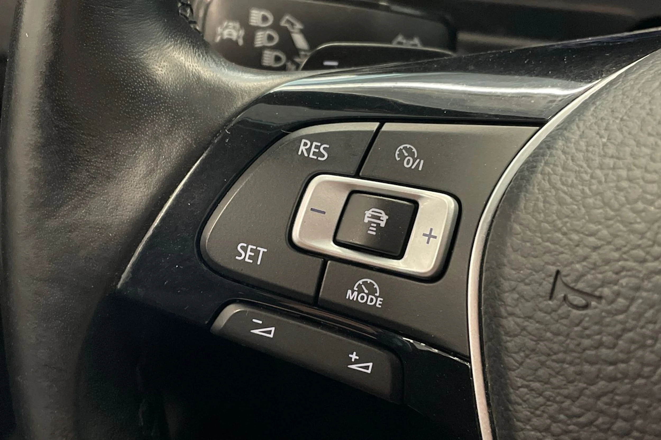 met. musta Volkswagen Tiguan 2017 kuva 20.