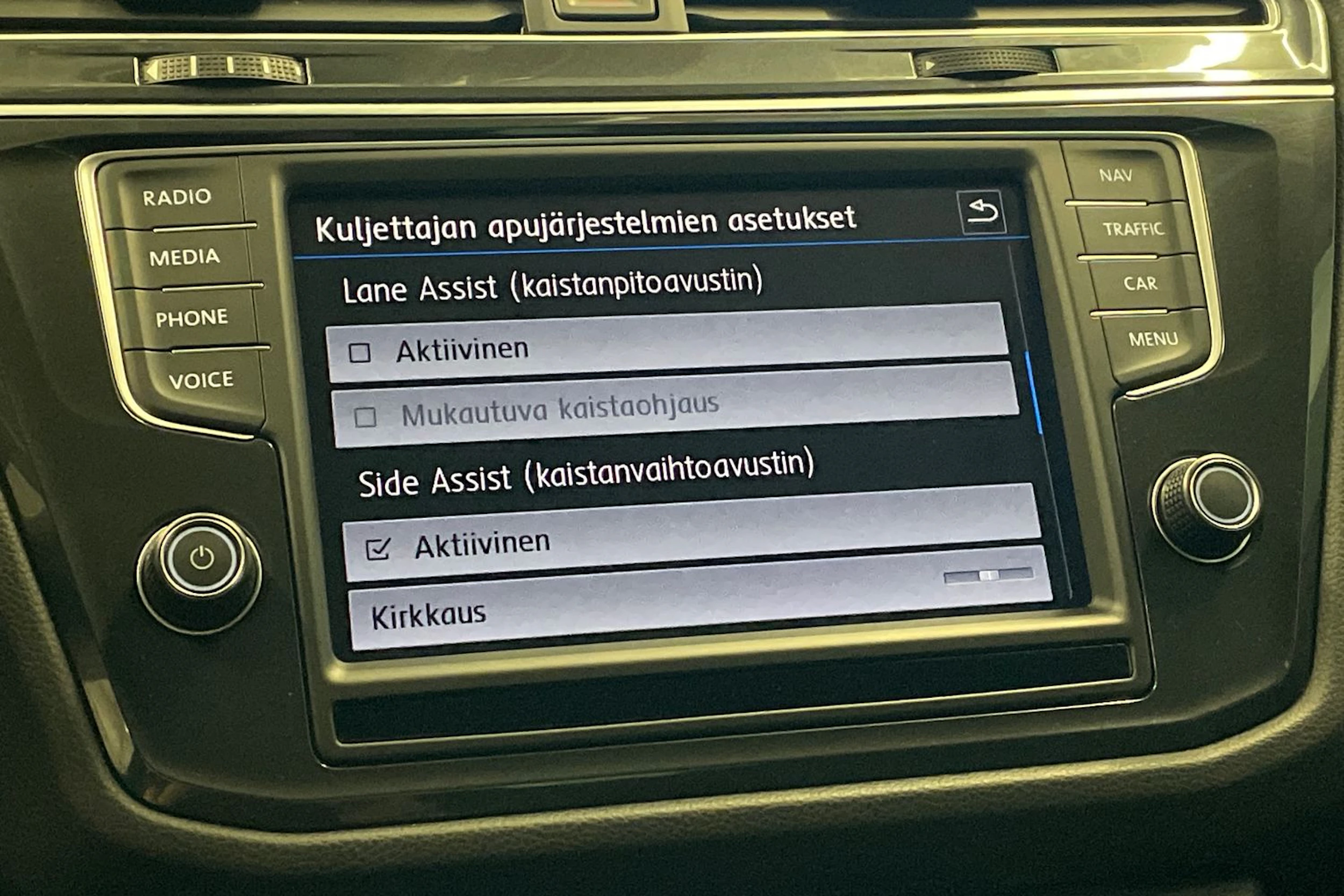 met. musta Volkswagen Tiguan 2017 kuva 26.
