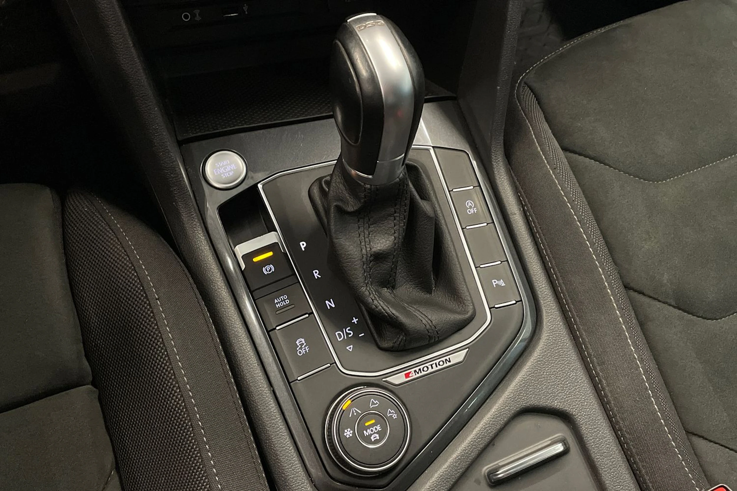 met. musta Volkswagen Tiguan 2017 kuva 32.