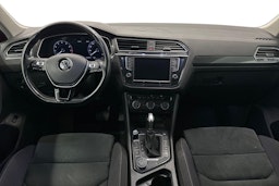 Punainen Volkswagen Tiguan 2017 kuva 7.