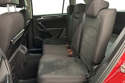 Punainen Volkswagen Tiguan 2017 kuva 8.