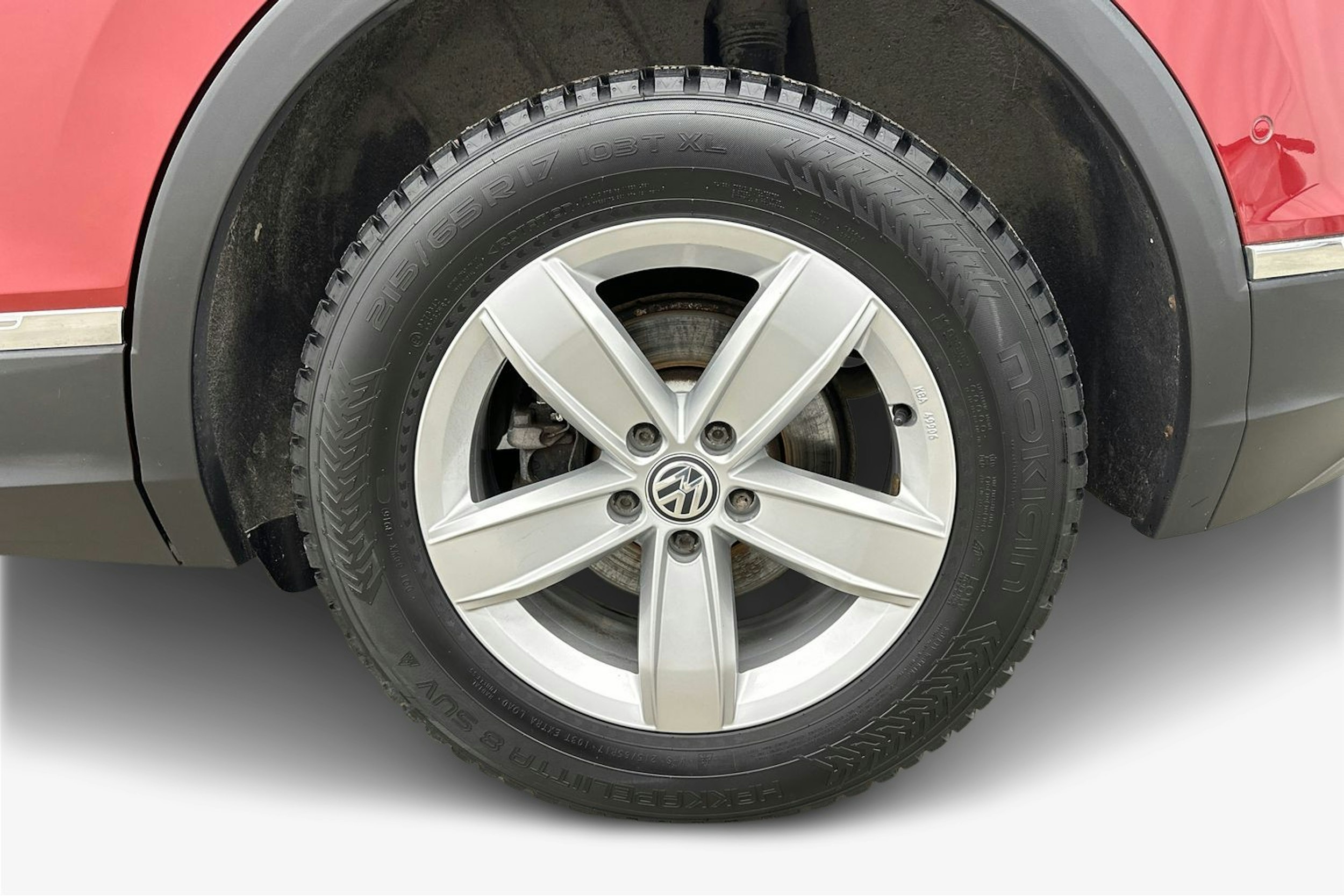 Punainen Volkswagen Tiguan 2017 kuva 9.