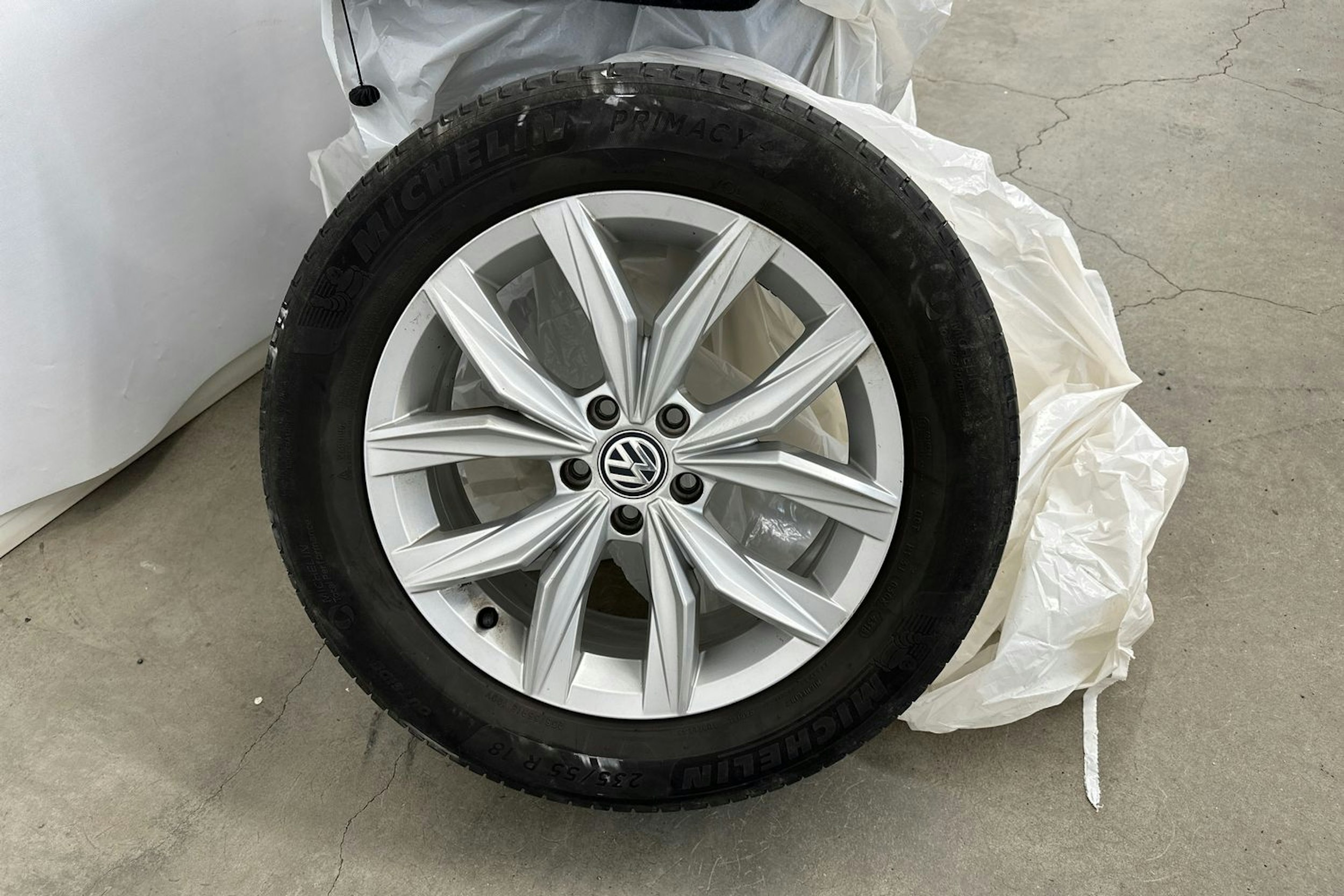 Punainen Volkswagen Tiguan 2017 kuva 10.