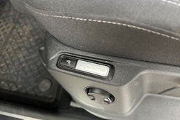 Punainen Volkswagen Tiguan 2017 kuva 11.