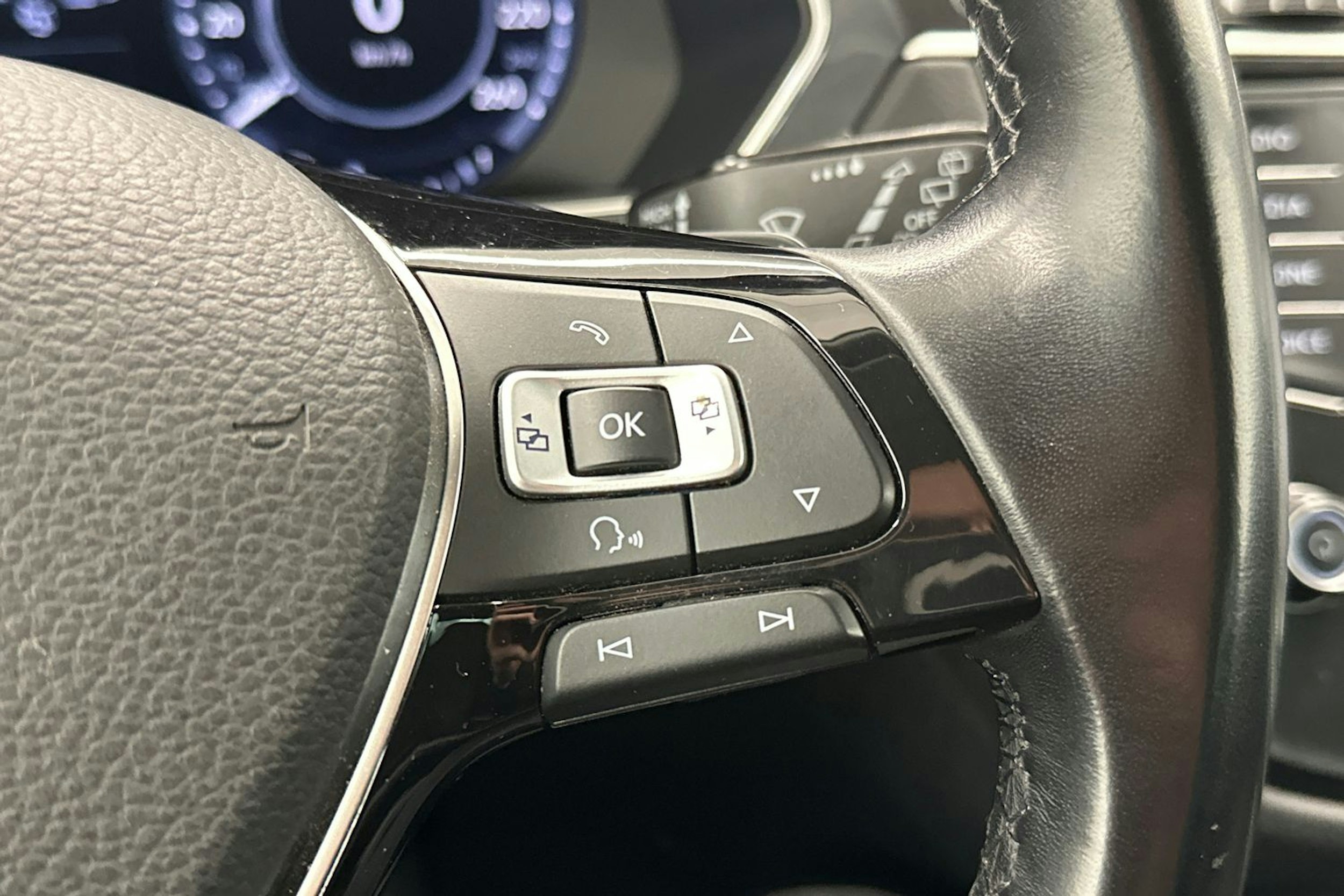 Punainen Volkswagen Tiguan 2017 kuva 13.