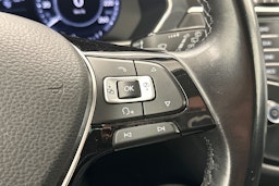 Punainen Volkswagen Tiguan 2017 kuva 13.