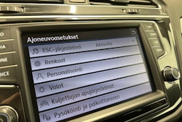 Punainen Volkswagen Tiguan 2017 kuva 17.