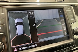 Punainen Volkswagen Tiguan 2017 kuva 20.