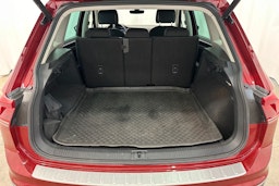 Punainen Volkswagen Tiguan 2017 kuva 23.