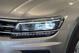 harmaa Volkswagen Tiguan 2017 kuva 12.