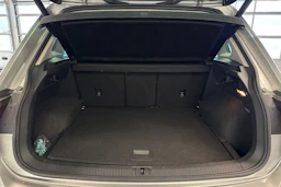 harmaa Volkswagen Tiguan 2017 kuva 13.