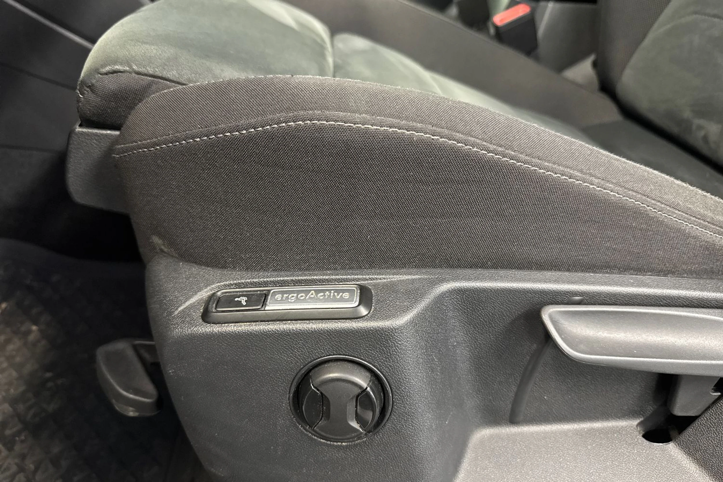harmaa Volkswagen Tiguan 2017 kuva 19.