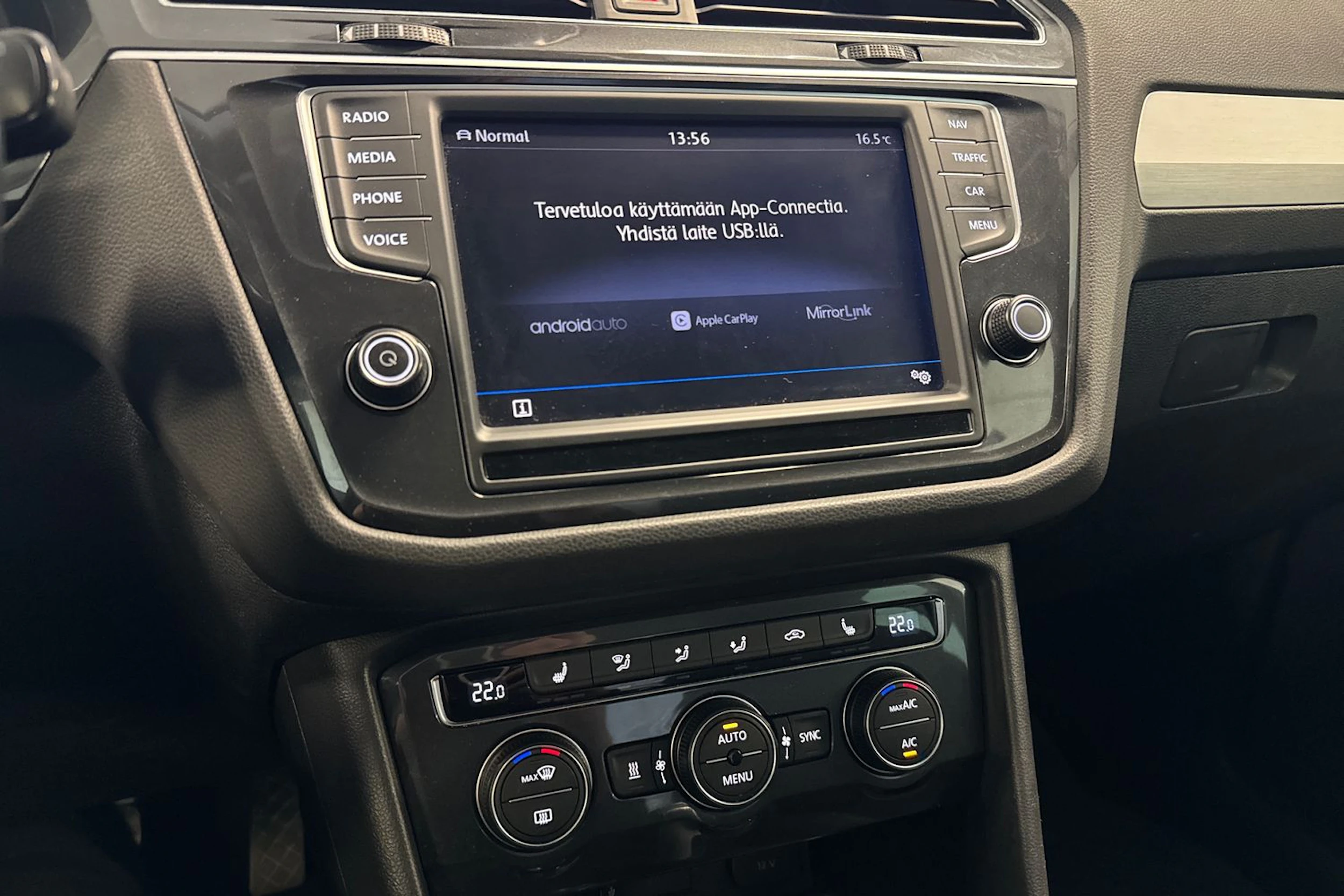 harmaa Volkswagen Tiguan 2017 kuva 22.